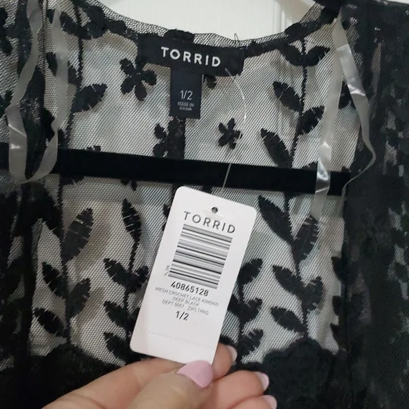 Torrid Black Floral Lace Kimono - Picture 4 of 6